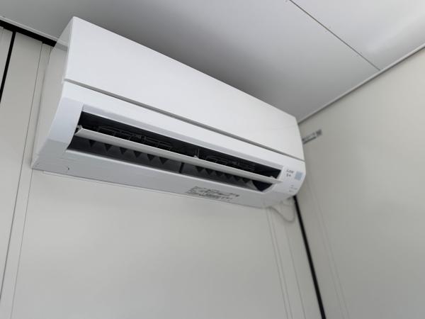 滋賀県栗東店/展示場の新棟ユニットハウス・プレハブ・コンテナハウス47MSL(3.02坪)の各設備のエアコン