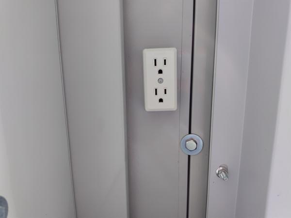 茨城県小美玉店/展示場の中古ユニットハウス・プレハブ・コンテナハウスCT-32J(2.16坪)の各設備のコンセント