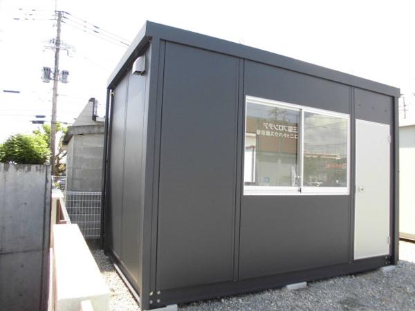 福岡県太宰府店/展示場の新棟ユニットハウス・プレハブ・コンテナハウス38MSL(2.43坪)の本体の外観