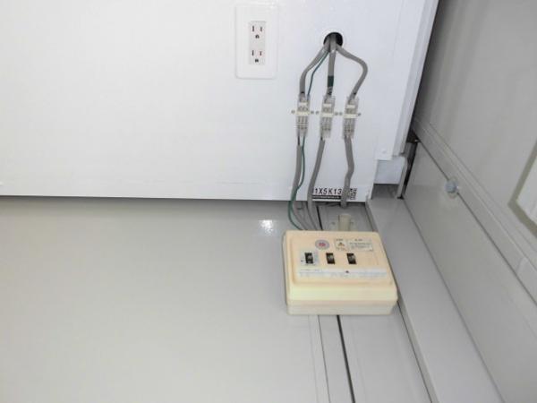 福岡県太宰府店/展示場の中古ユニットハウス・プレハブ・コンテナハウスCT-41J(2.85坪)の各設備の分電盤