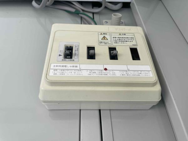 熊本県熊本店/展示場の中古ユニットハウス・プレハブ・コンテナハウスCT-32J(2.16坪)の各設備の分電盤