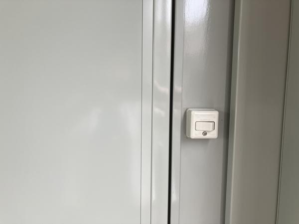 大阪府枚方店/展示場の中古ユニットハウス・プレハブ・コンテナハウスCT-41J(2.83坪)の各設備のスイッチ