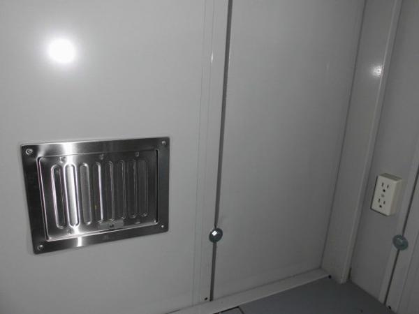 福岡県太宰府店/展示場の中古ユニットハウス・プレハブ・コンテナハウスCT-54J(3.80坪)の各設備の給気口
