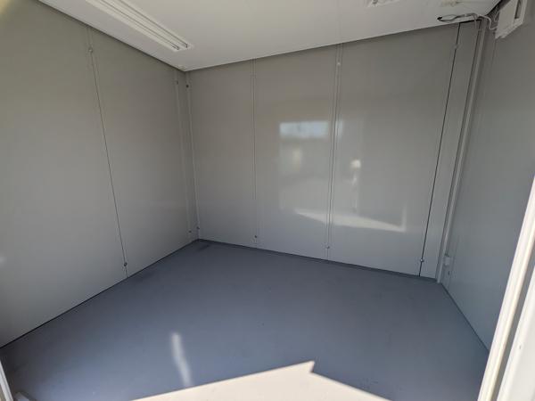 愛媛県松山出張所/総合展示場の中古ユニットハウス・プレハブ・コンテナハウスCT-32J(2.16坪)の本体の内観