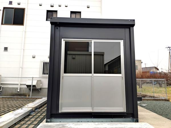 岩手県盛岡営業所/総合展示場の中古ユニットハウス・プレハブ・コンテナハウス波板付き CT-41J(2.83坪)の本体の外観