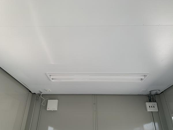 栃木県矢板店/展示場の中古ユニットハウス・プレハブ・コンテナハウスCT-32J(2.16坪)の各設備の照明器具