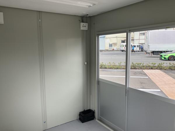 埼玉県川越店/展示場の中古ユニットハウス・プレハブ・コンテナハウスCT-32J(2.16坪)の本体の内観
