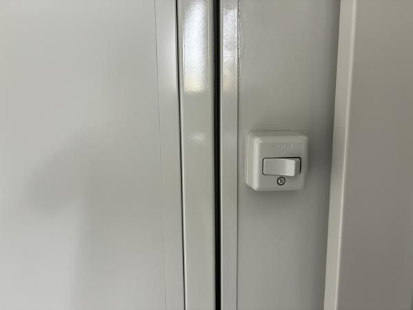 岡山県東岡山店/展示場の中古ユニットハウス・プレハブ・コンテナハウスCT-41J(2.84坪)の各設備のスイッチ