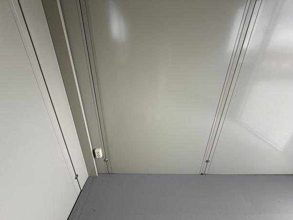 滋賀県栗東店/展示場の中古ユニットハウス・プレハブ・コンテナハウスCT-41J(2.83坪)の各設備のスイッチ