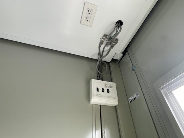 滋賀県栗東店/展示場の中古ユニットハウス・プレハブ・コンテナハウスCT-41J(2.83坪)の各設備の分電盤