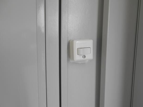 茨城県鹿嶋店/展示場の中古ユニットハウス・プレハブ・コンテナハウスCT-32J(2.16坪)の各設備のスイッチ