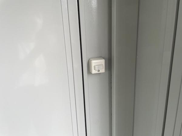 栃木県鹿沼店/展示場の中古ユニットハウス・プレハブ・コンテナハウスCT-41J(2.83坪)の各設備のスイッチ