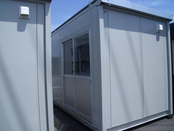 埼玉県花園インター店/展示場の中古ユニットハウス・プレハブ・コンテナハウスCT-32J(2.16坪)の本体の外観
