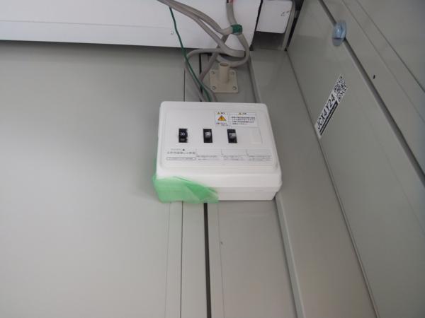 滋賀県滋賀店/展示場の中古ユニットハウス・プレハブ・コンテナハウスCT-32J(2.16坪)の各設備の分電盤
