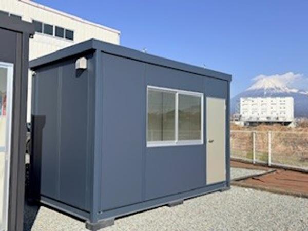 静岡県富士店/展示場の新棟ユニットハウス・プレハブ・コンテナハウス38MSL(2.43坪)の本体の外観