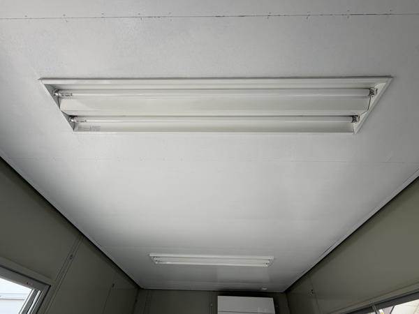 長崎県長崎店/展示場の中古ユニットハウス・プレハブ・コンテナハウスCT-41J(2.83坪)の各設備の照明器具