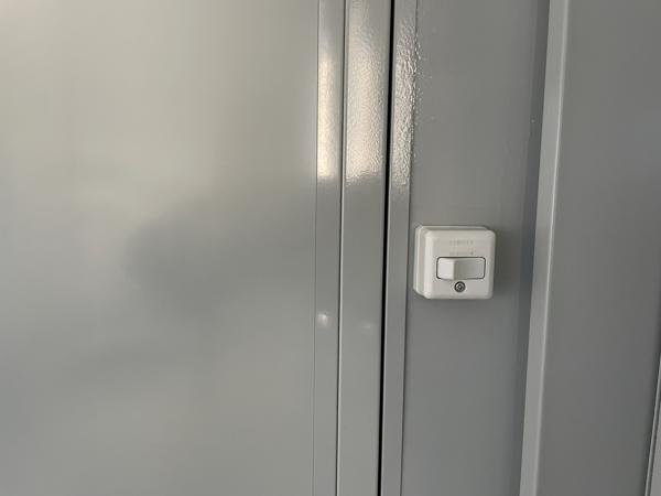埼玉県草加店/展示場の中古ユニットハウス・プレハブ・コンテナハウスCT-41J(2.83坪)の各設備のスイッチ