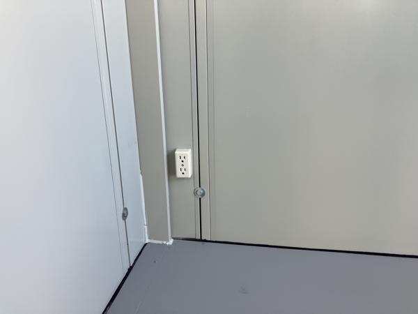 長野県佐久北インター店/展示場の中古ユニットハウス・プレハブ・コンテナハウスCT-41J(2.83坪)の各設備のコンセント