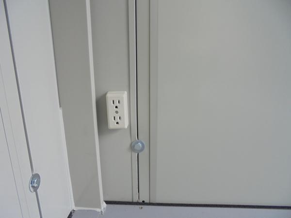 長野県上田総合展示場の中古ユニットハウス・プレハブ・コンテナハウスCT-32J(2.16坪)の各設備のコンセント