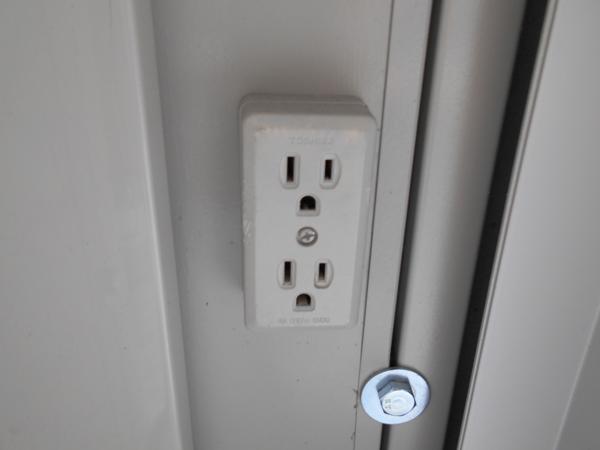 愛知県名古屋緑店/展示場の中古ユニットハウス・プレハブ・コンテナハウスCT-32JG(2.16坪)の各設備のコンセント