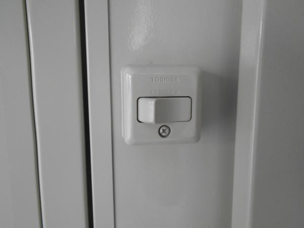 愛知県名古屋緑店/展示場の中古ユニットハウス・プレハブ・コンテナハウスCT-41J(2.83坪)の各設備のスイッチ