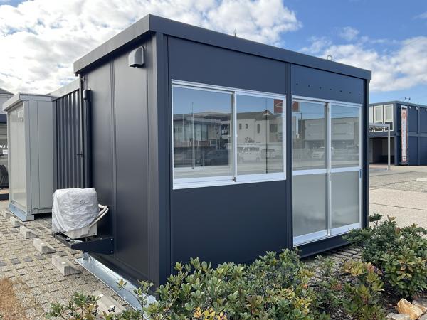 愛知県小牧総合展示場の新棟ユニットハウス・プレハブ・コンテナハウス38MSL(2.43坪)の本体の外観