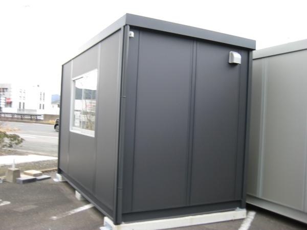 福岡県北九州営業所/展示場の新棟ユニットハウス・プレハブ・コンテナハウス38MSL(2.43坪)の本体の外観