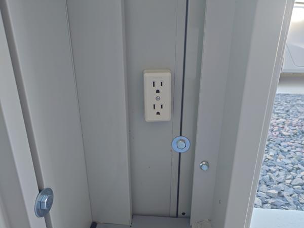 栃木県小山店/展示場の中古ユニットハウス・プレハブ・コンテナハウスCT-32JG(2.16坪)の各設備のコンセント