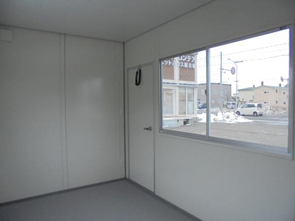 北海道苫小牧店/展示場の新棟ユニットハウス・プレハブ・コンテナハウス38MSL(2.42坪)の本体の内観