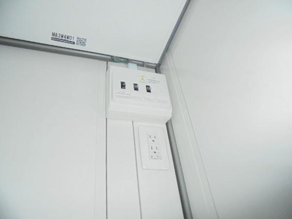 北海道苫小牧店/展示場の新棟ユニットハウス・プレハブ・コンテナハウス38MSL(2.42坪)の各設備の分電盤