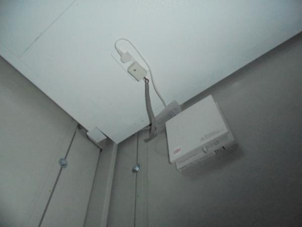 北海道苫小牧店/展示場の中古ユニットハウス・プレハブ・コンテナハウスCT-32J(2.16坪)の各設備の給気口