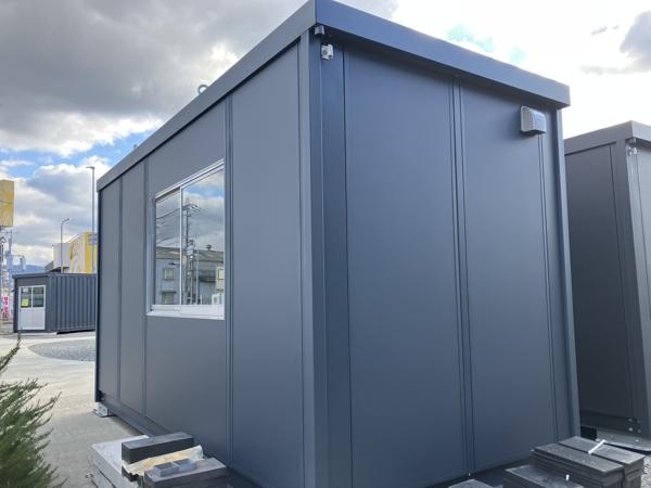 大阪府泉佐野店/展示場の新棟ユニットハウス・プレハブ・コンテナハウス47MSL(3.02坪)の本体の外観