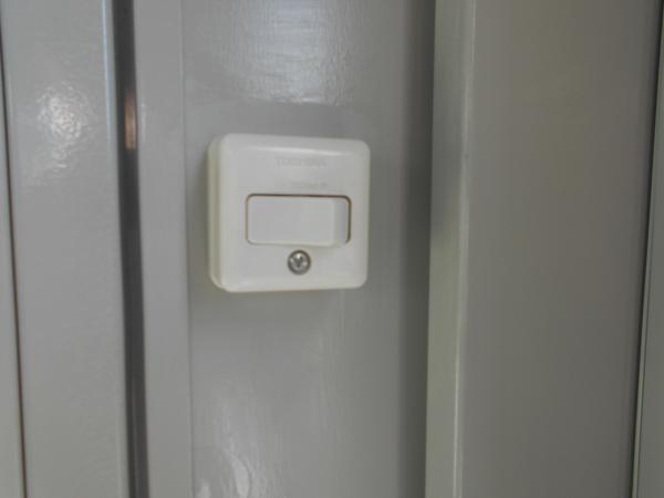 福島県須賀川店/展示場の中古ユニットハウス・プレハブ・コンテナハウスCT-42J(2.86坪)の各設備のスイッチ