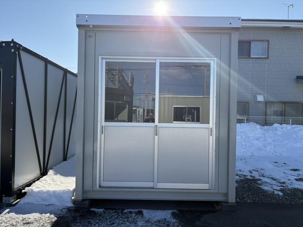 北海道帯広店/展示場の中古ユニットハウス・プレハブ・コンテナハウス波板付き CT-32J(2.16坪)の本体の外観