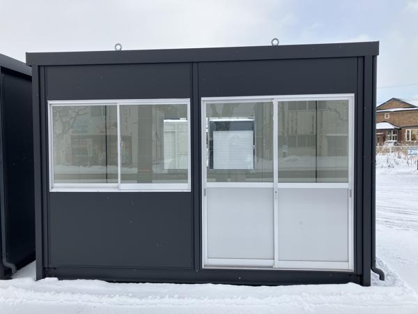 北海道函館店/展示場の新棟ユニットハウス・プレハブ・コンテナハウス38MSL(2.43坪)の本体の外観