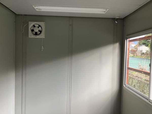 愛媛県新居浜店/展示場の中古ユニットハウス・プレハブ・コンテナハウスCT-32J(2.16坪)の各設備の換気扇
