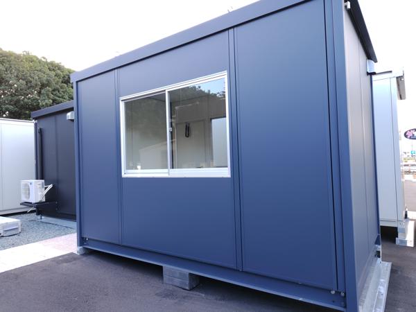 三重県松阪店/展示場の新棟ユニットハウス・プレハブ・コンテナハウス38MSL(2.43坪)の本体の外観
