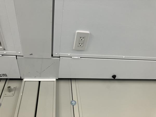 神奈川県秦野店/展示場の中古ユニットハウス・プレハブ・コンテナハウスCT-54J(7.86坪)の各設備のコンセント