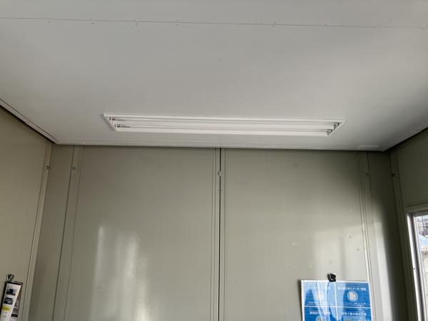 神奈川県秦野店/展示場の中古ユニットハウス・プレハブ・コンテナハウスCT-32J(2.16坪)の各設備の照明器具