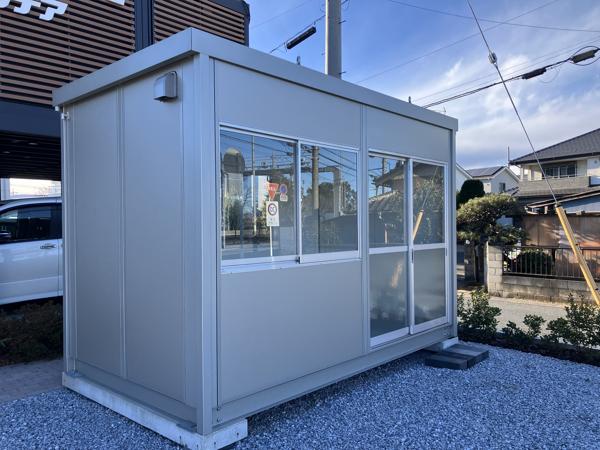 埼玉県北本店/展示場の新棟ユニットハウス・プレハブ・コンテナハウス38MSL(2.43坪)の本体の外観