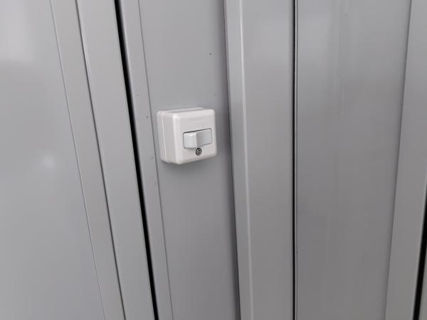 新潟県三条店/展示場の中古ユニットハウス・プレハブ・コンテナハウスCT-32J(0.65坪)の各設備のスイッチ