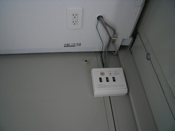 埼玉県花園インター店/展示場の中古ユニットハウス・プレハブ・コンテナハウスCT-32J(2.16坪)の各設備の分電盤