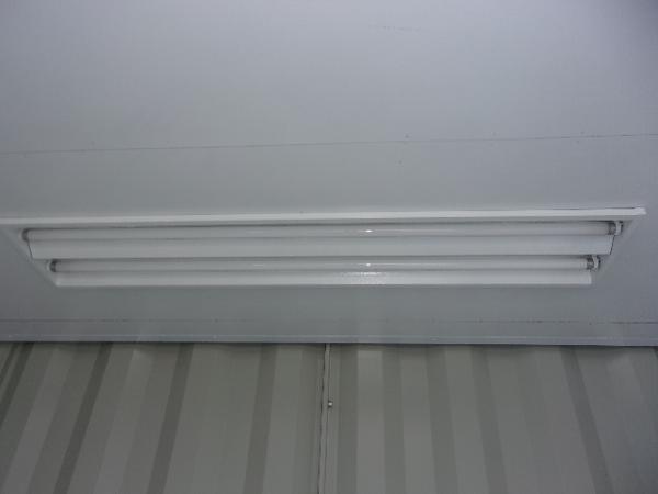 静岡県新富士総合展示場の中古ユニットハウス・プレハブ・コンテナハウスCT-32JG(2.16坪)の各設備の照明器具