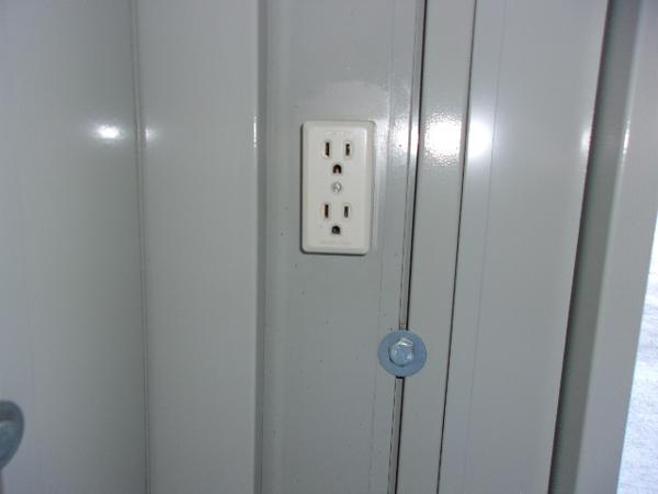 静岡県新富士総合展示場の中古ユニットハウス・プレハブ・コンテナハウスCT-32JG(2.16坪)の各設備のスイッチ