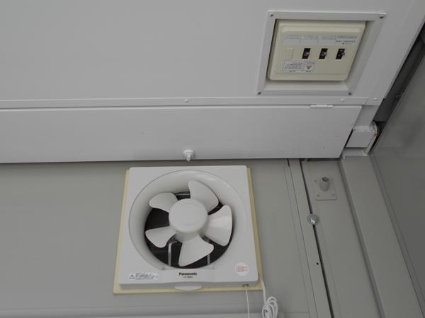福島県いわき四倉店/展示場の中古ユニットハウス・プレハブ・コンテナハウスCT-54J(7.72坪)の各設備の換気扇