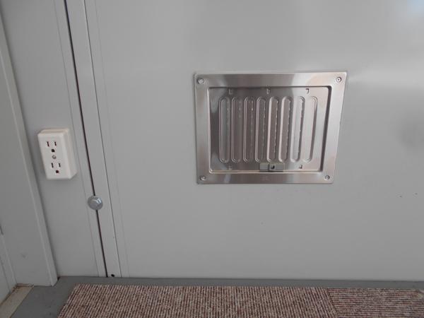 福島県いわき四倉店/展示場の中古ユニットハウス・プレハブ・コンテナハウスCT-54J(7.72坪)の各設備の給気口