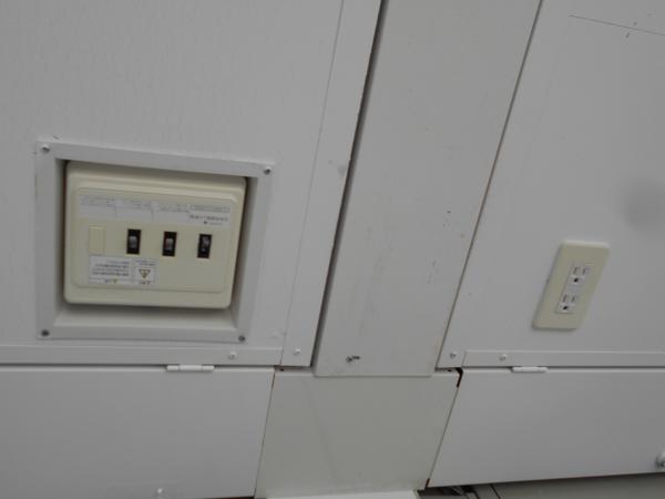 福島県いわき四倉店/展示場の中古ユニットハウス・プレハブ・コンテナハウスCT-54J(7.72坪)の各設備の分電盤