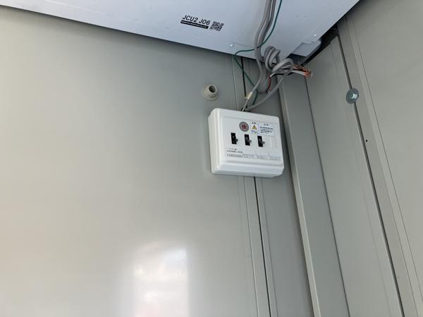 茨城県小美玉店/展示場の中古ユニットハウス・プレハブ・コンテナハウスCT-32J(2.16坪)の各設備の分電盤