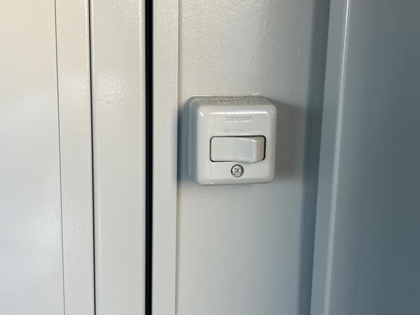 福井県福井店/展示場の中古ユニットハウス・プレハブ・コンテナハウスCT-32J(2.17坪)の各設備のスイッチ
