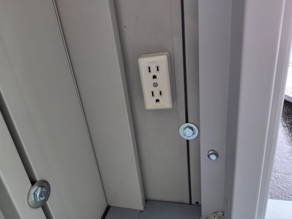 新潟県三条店/展示場の中古ユニットハウス・プレハブ・コンテナハウスCT-32JG(2.16坪)の各設備のコンセント